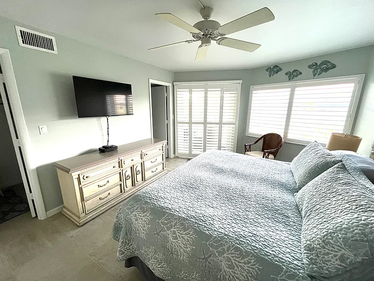 1250 N Portofino Dr #301 — Photo 9