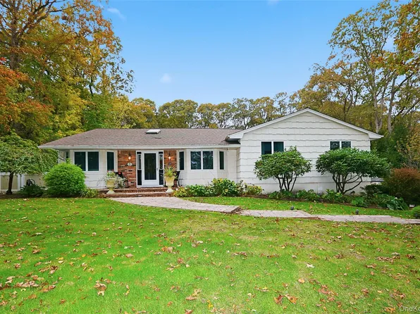 5 Fieldway Court, Huntington, NY 11743