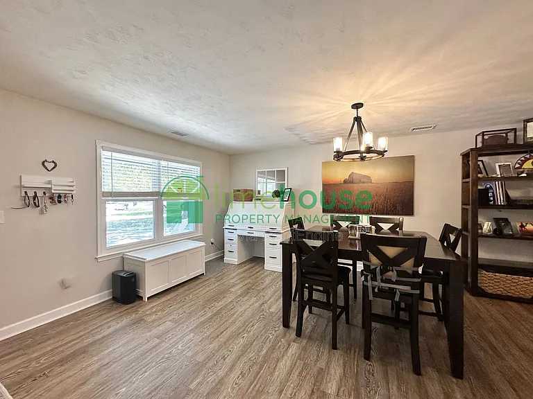 1112 Seabright Ct — Photo 12