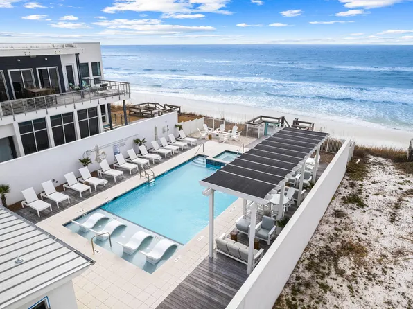 2743 E County Road 30a #302, Pt Washington, FL 32459