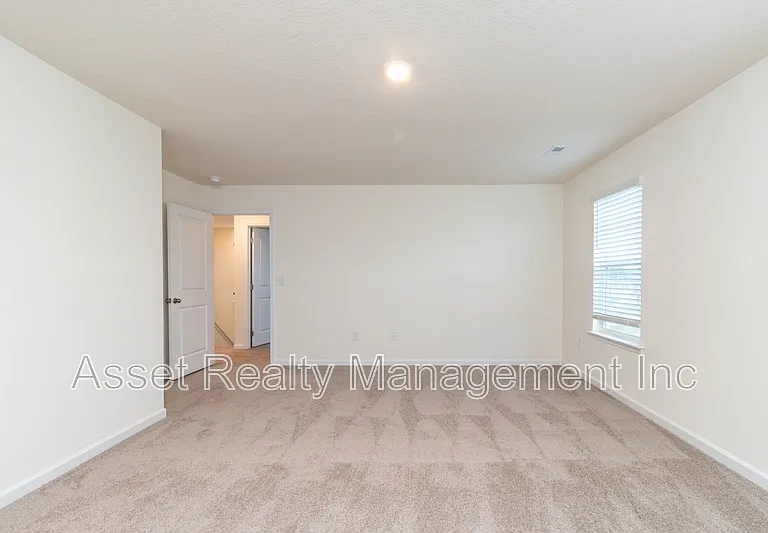 2076 Southwood Cir — Photo 28