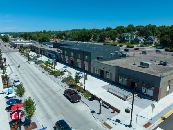101 Main St S #212