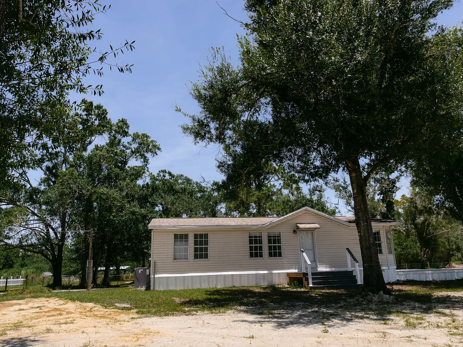 3 bed, 1144 sqft, $2,750 — Photo 1