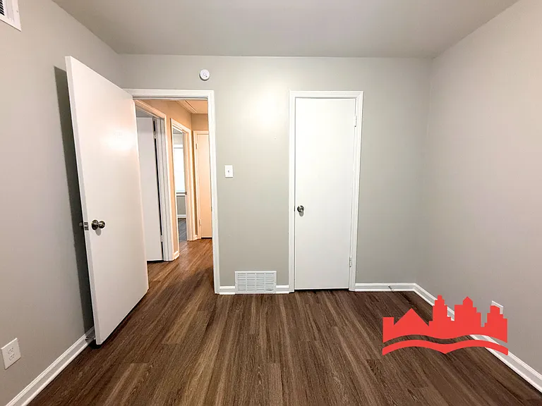 3575 Kensett Dr — Photo 13
