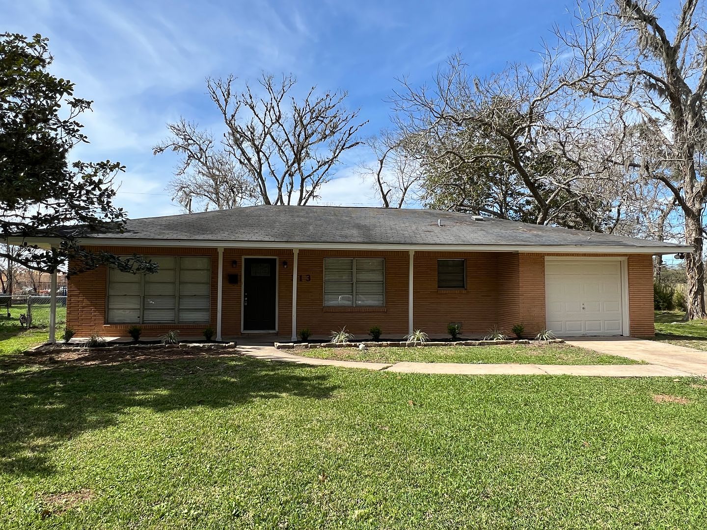 313 Oak Dr, Lake Jackson, TX 77566 Zillow