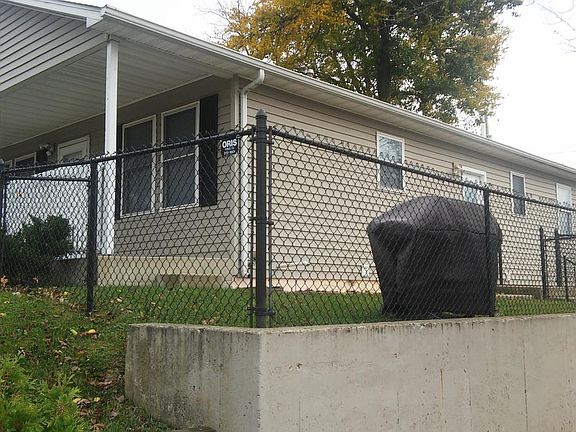3rd image of 1202 Bissell St