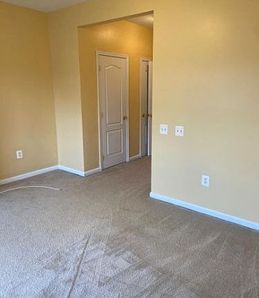 4th image of 405 E Aggies Cir #5