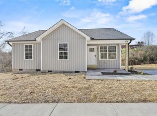 821 N Bridge St, Eden, NC