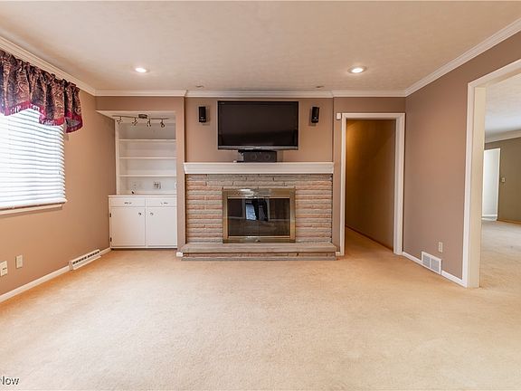 5th image of 14515 Robert Dr