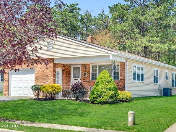 85 Troumaka Street, Toms River, NJ 08757