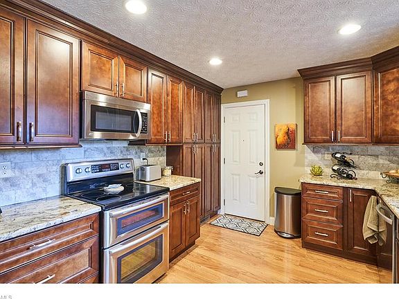 5th image of 2968 Vesper Dr