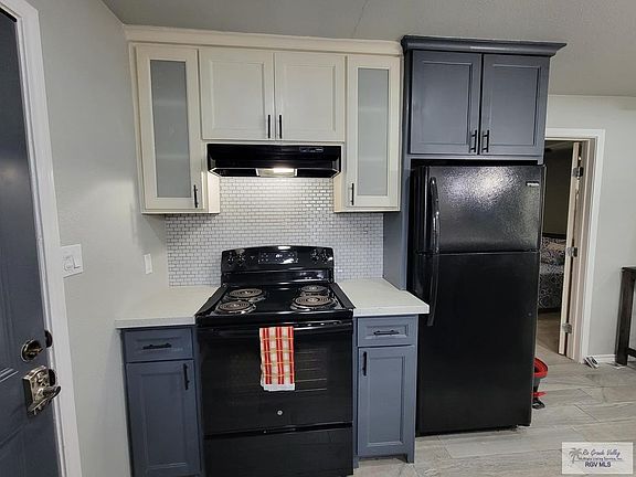 5th image of 2064 E Van Buren St #A