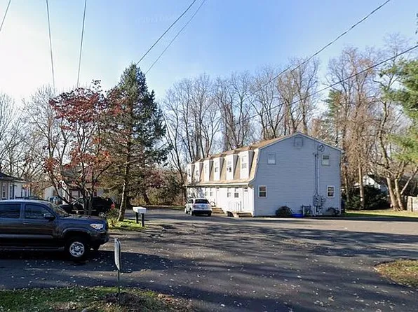 331-339 Naubuc Ave, Glastonbury, CT 06033