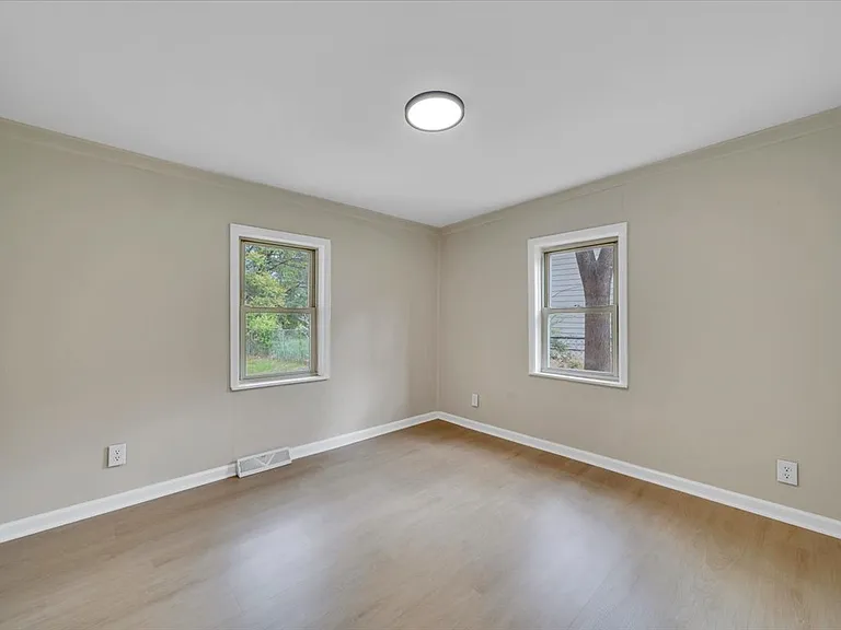 4532 Tacoma St NE — Photo 7