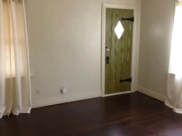 1232 S Knoxville Ave — Photo 5