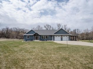 180 Charlie Arnie Rd, Spicer, MN 56288