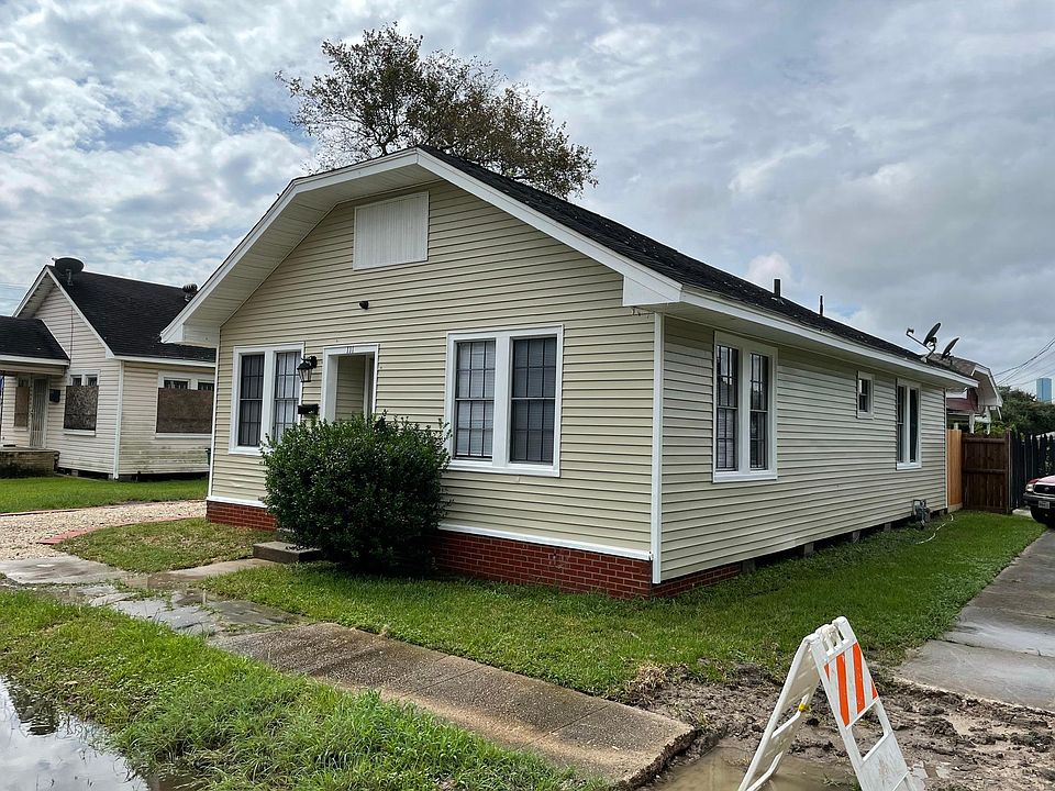 1st image of 111 Avenue H