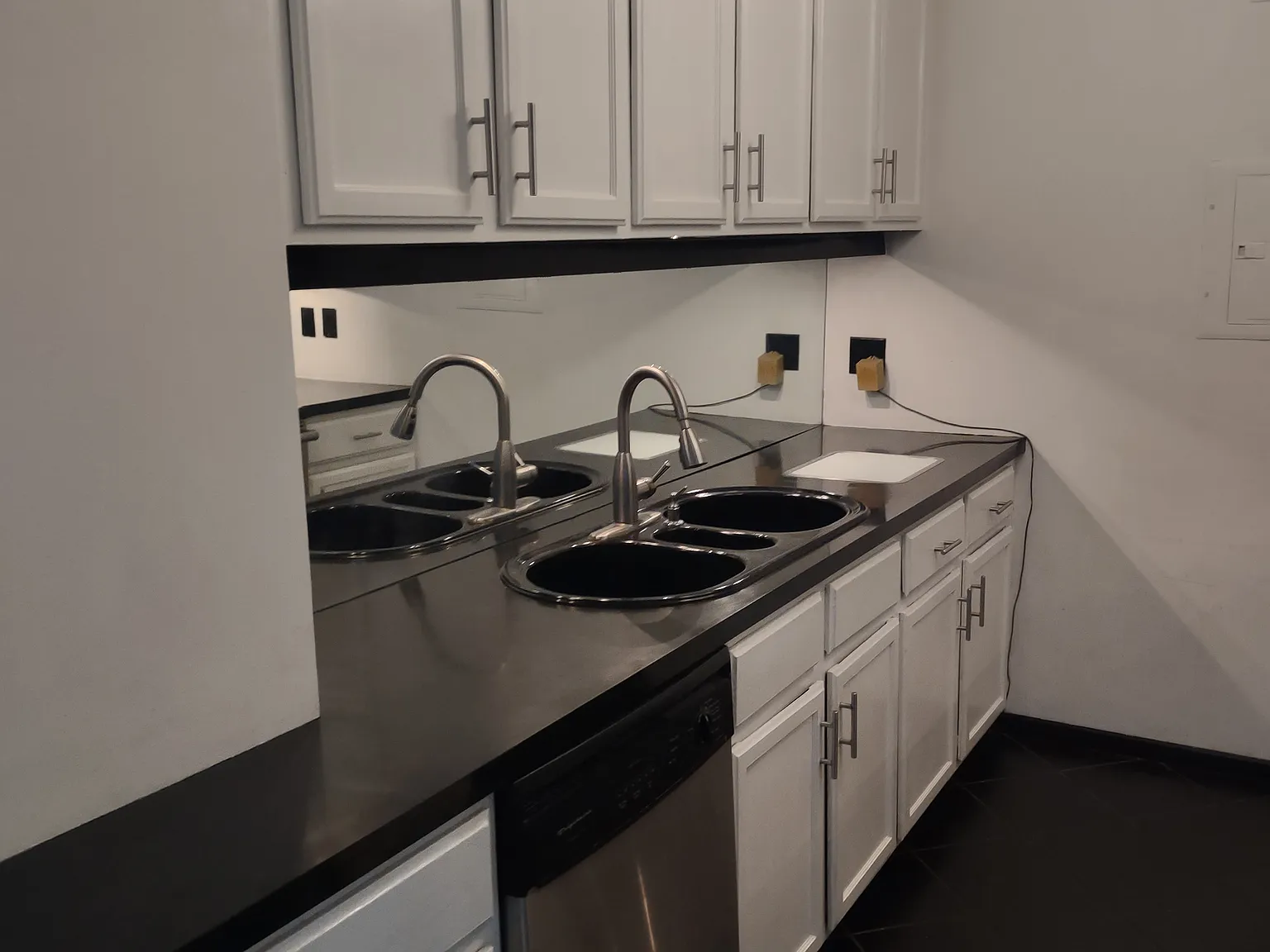 2 bed, 900 sqft, $1,810 — Photo 3