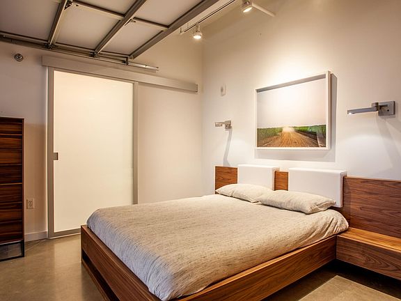 5th image of 840 Carondelet St #504