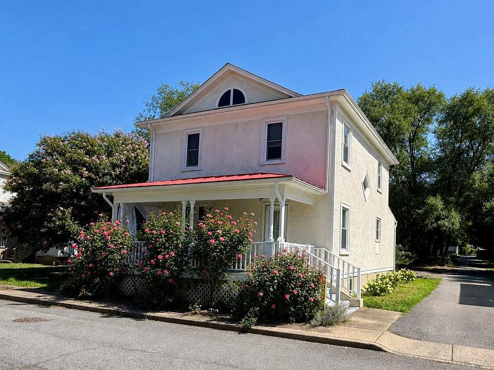 1st image of 213 E Stonewall Dr