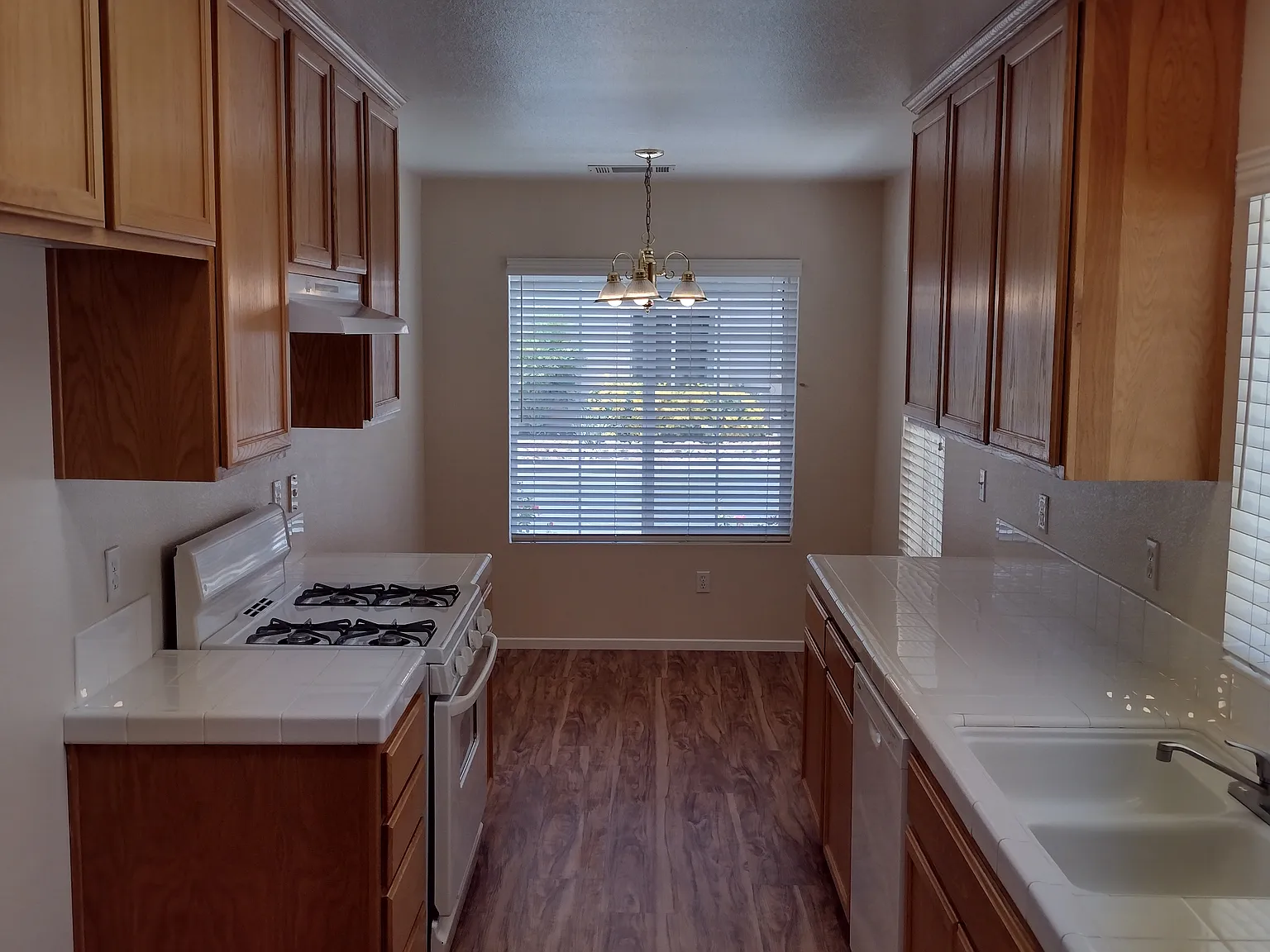 3 bed, 1562 sqft, $2,100 — Photo 3