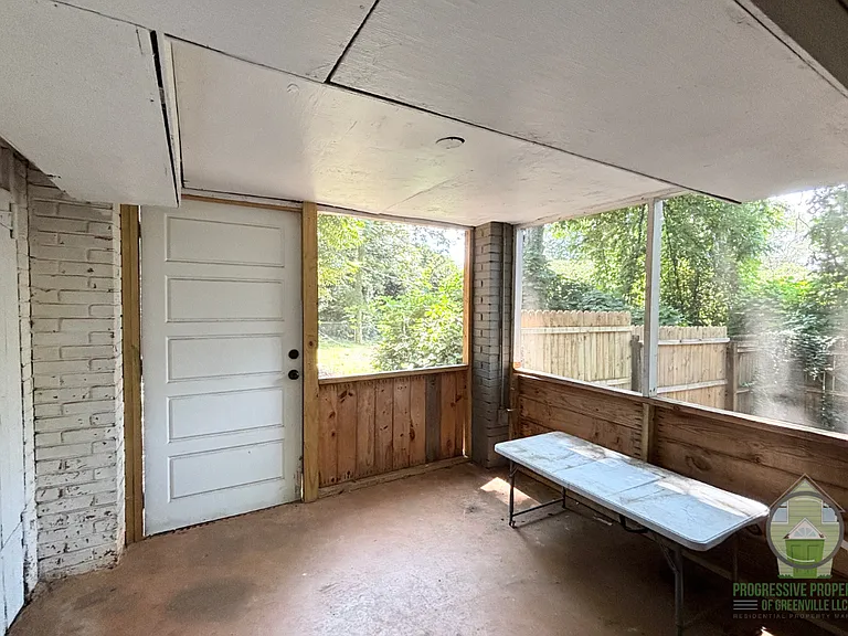109 Buist Ave — Photo 18