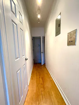 Rented by R New York | media 8