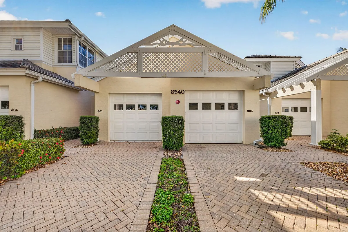 Building Photo - 8540 Mystic Greens Way #305