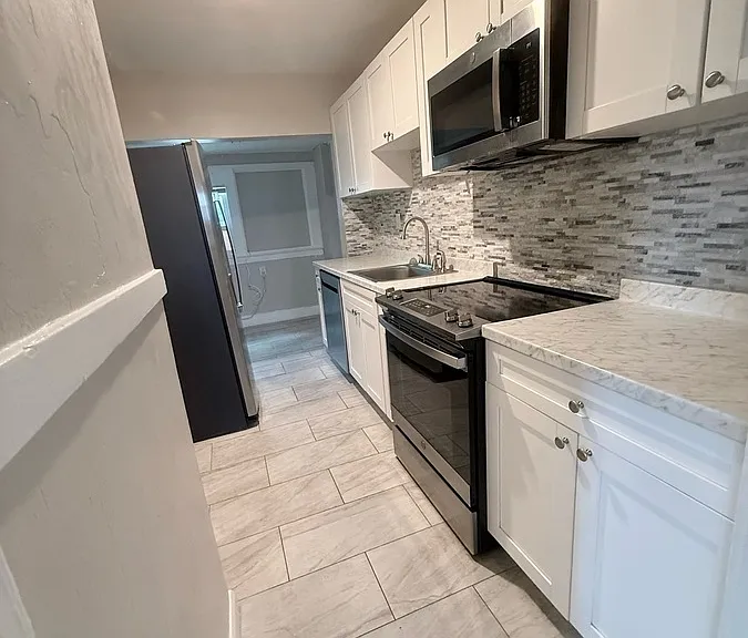 1103 Drew St #1 — Photo 16