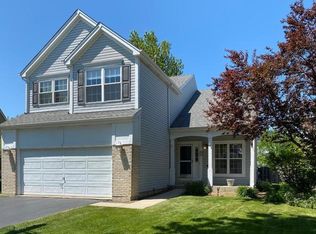 5 Monarch Ct, Lake In The Hills, IL 60156