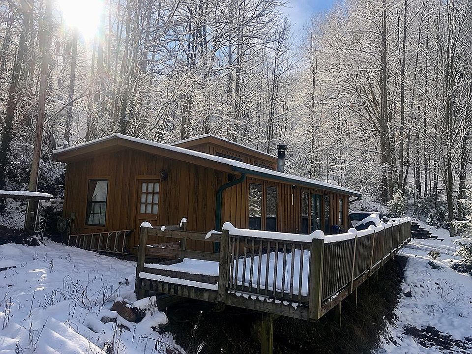 2nd image of 33 Trickle Creek Trl