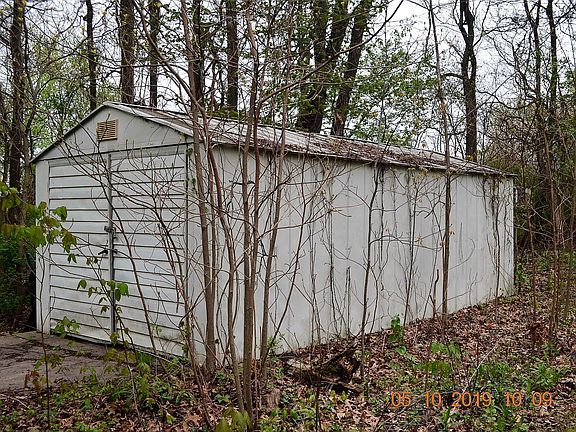 5th image of 66706 Park Ln