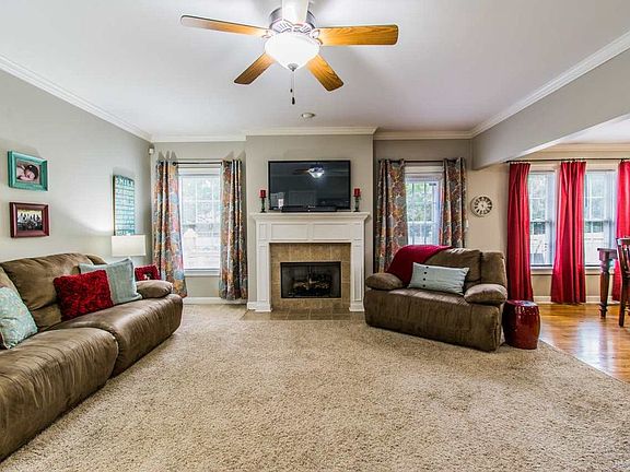 4th image of 2656 Pointe Ave