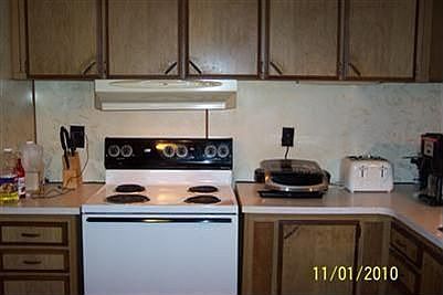 5th image of 42 Highlander Ave