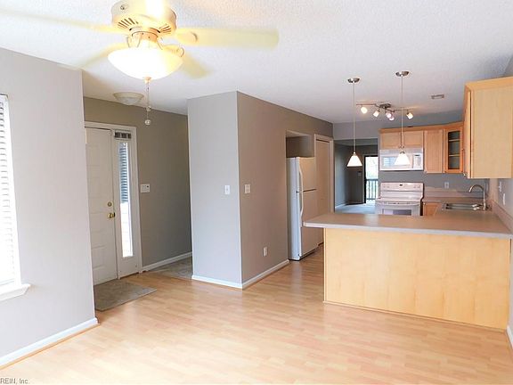 3rd image of 3068 Cape Henry Ct