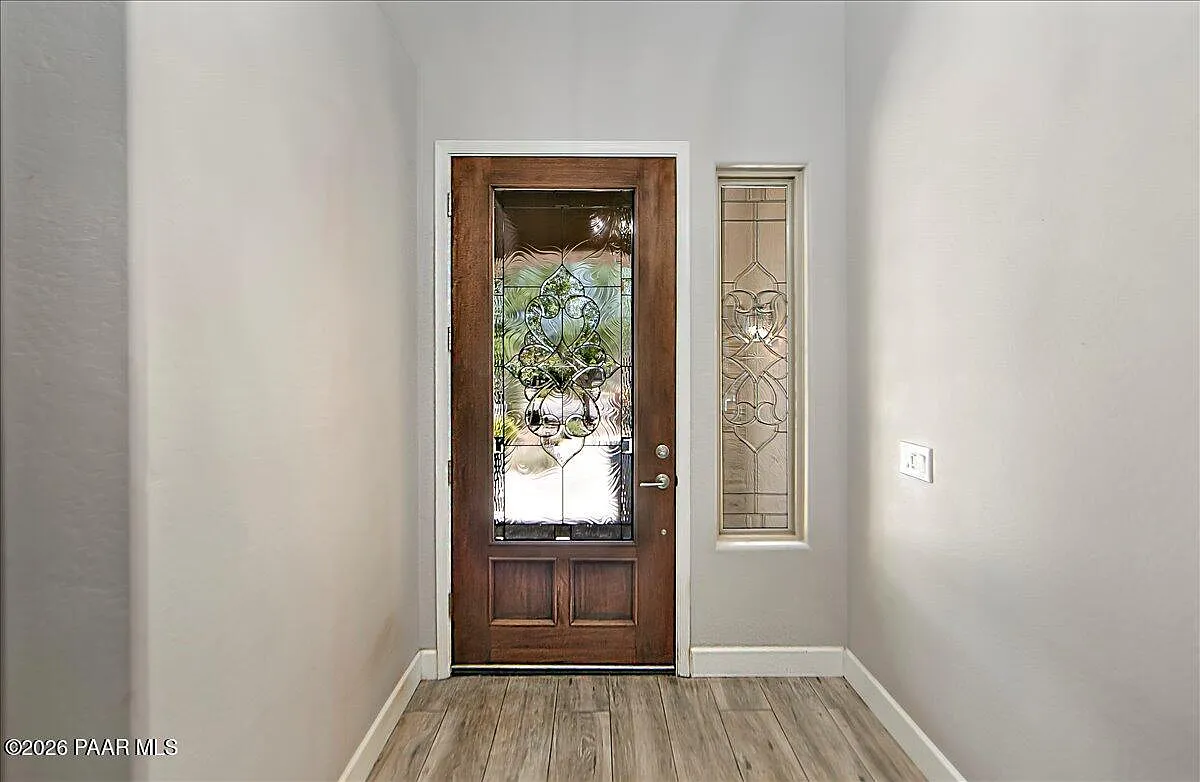 4 bed, 2.0 bath, 2070 sqft, $3,000 — Photo 3