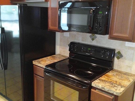 5th image of 6575 Woodridge Dr