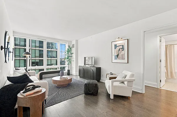 Living room, photo 2