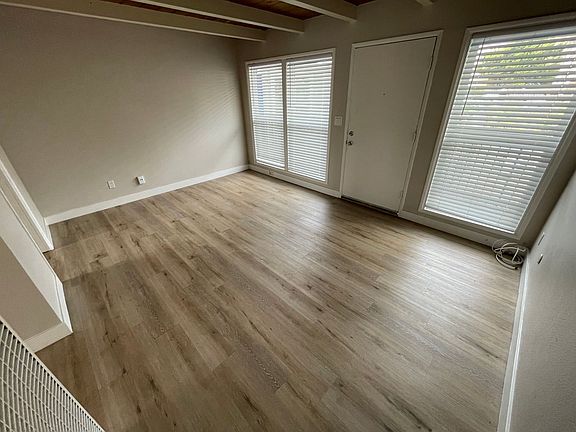4th image of 5747 Lauretta St APT 10