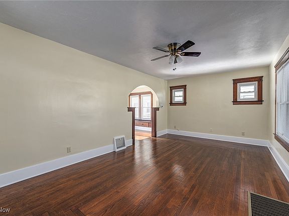 4th image of 1035 W 12th St