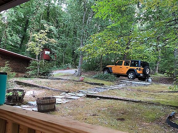 4th image of 124 Dogwood Ln