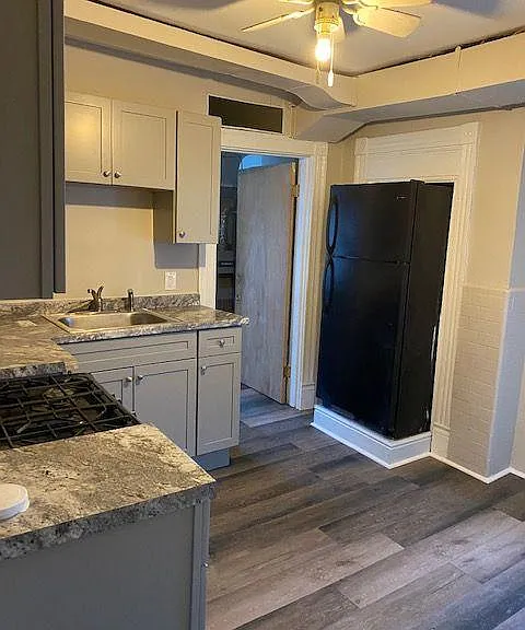2624 Brownsville Rd — Photo 10