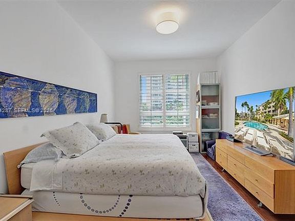 5th image of 715 Crandon Blvd APT 406