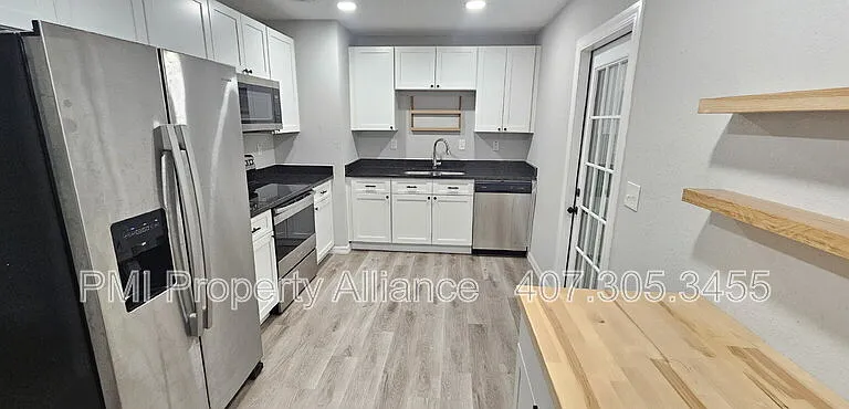 1515 Elliott St — Photo 1