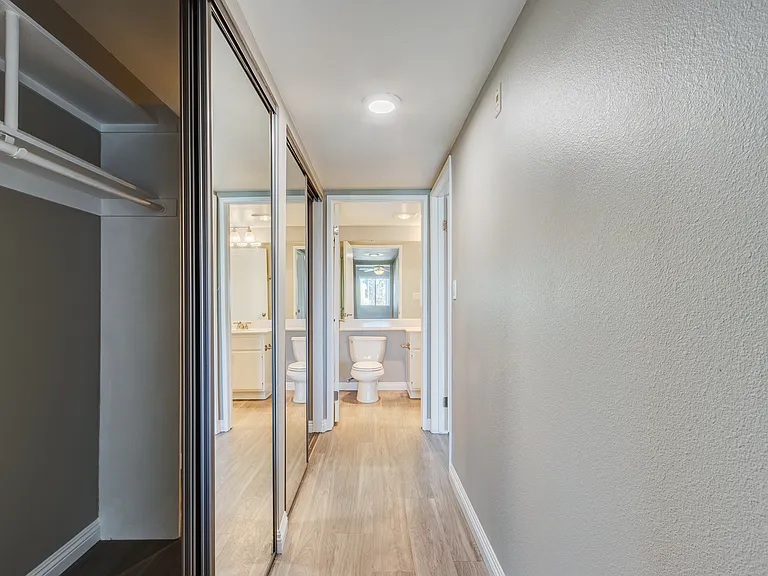 Laurel Villa — Photo 9