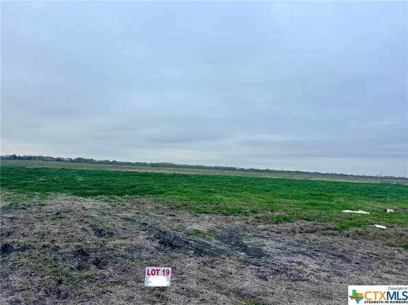 113 W Saint Francois Ave, Port Lavaca, TX 77979
