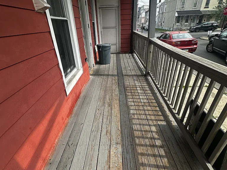 821 W Allen St #1 — Photo 6