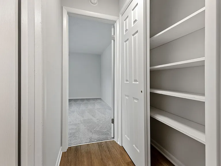 Tall Oaks Apartments — Photo 15