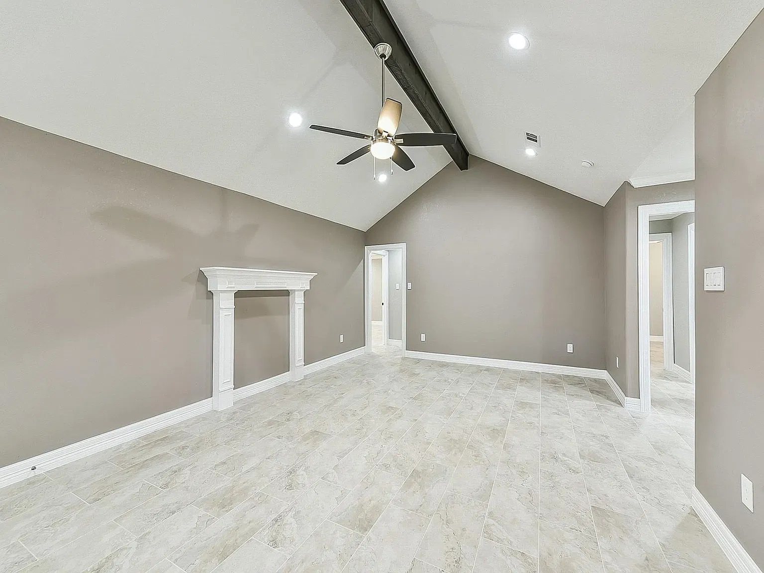 3 bed, 2.0 bath, 1823 sqft, $2,200 — Photo 3