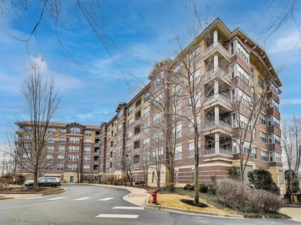 9350 Skokie Blvd Unit 601, Skokie, IL 60077